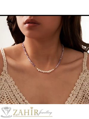 Уникално ръчно изработено колие от малки 3 мм естествени камъни лилав аметист и бели речни перли, стоманени накрайници - KA1044